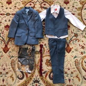 Boys Age 3, 5-piece slim fit suit
